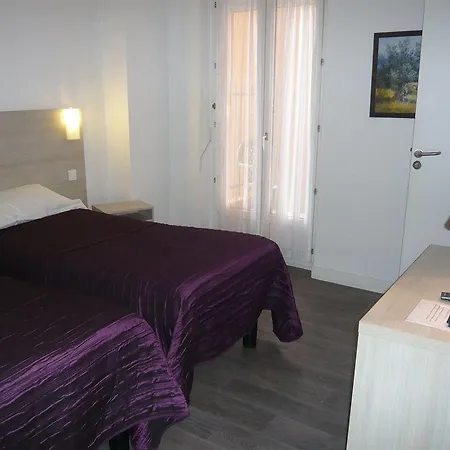 Parisien Hotel 2*
